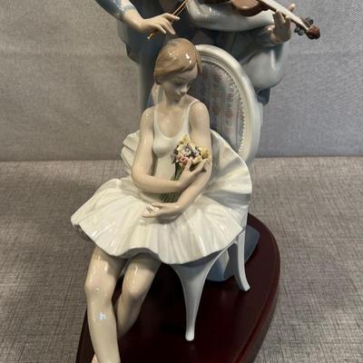 Lladro Jester's Serenade Porcelain Figurine #5932 Signed!