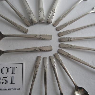 Vintage Lady Drake Pattern Partial Set, William A Rogers/Oneida Ltd, AA Heavy Silverplate