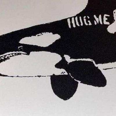 BAMBI - HUG ME (BLACK WHALE)