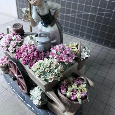 LLADRO 1454 Girl With Flower Cart and Umbrella 