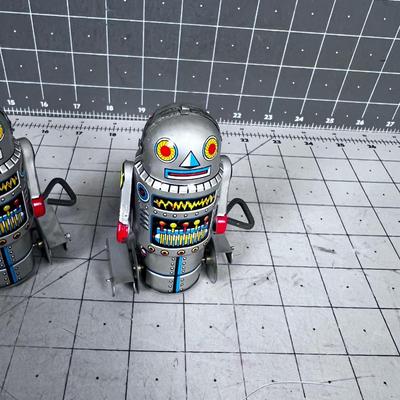 2 Vintage Made in JAPAN Tin Wind up Robots