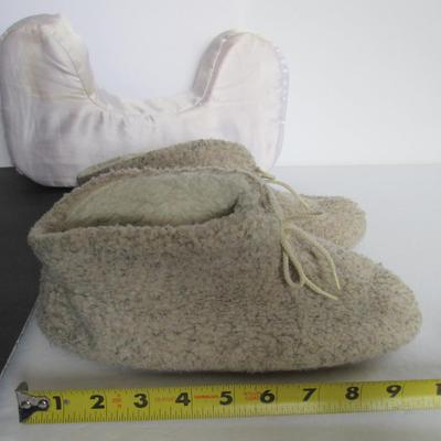Pair Ladies Older Booties and Neck Pillow, Read Description