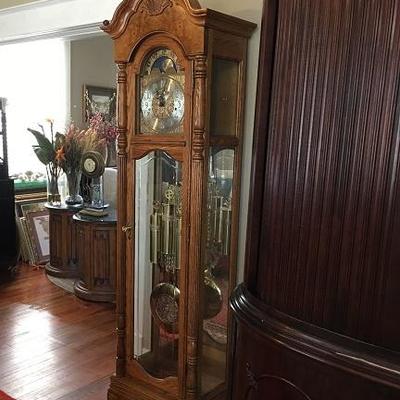 JOB 10.16 DR 009 Howard Miller Grandfather Clock