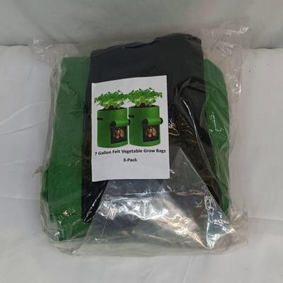 Lot of 6 Brand New Felt Vegetable Grow Bags