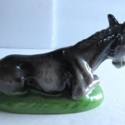 Nice Vintage Large Scale Porcelain Nativity Animals