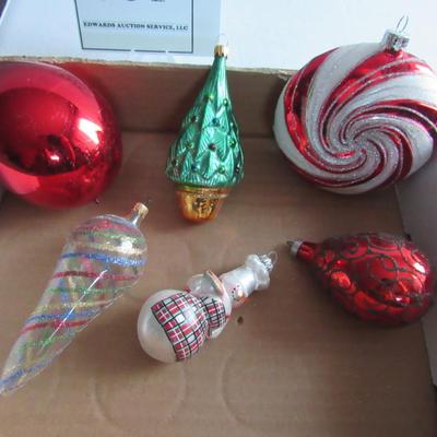 Lot of 6 Blown Glass Christmas Ornaments