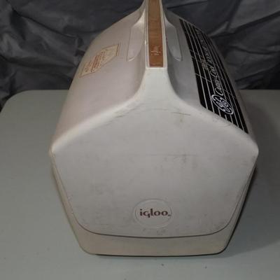 Igloo Cooler Very Unique