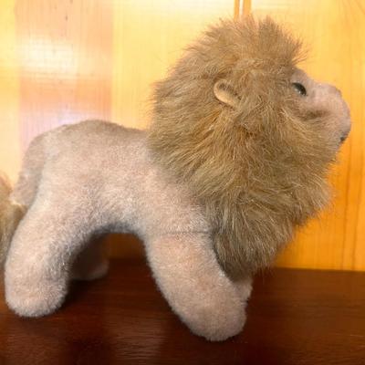 Vintage Steiff Lion with original tag â€œLeoâ€