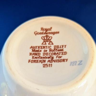Virginia Tobacco Jar with Lid Royal Goedewaagen Polychrome Holland Delft