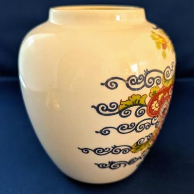 Virginia Tobacco Jar with Lid Royal Goedewaagen Polychrome Holland Delft