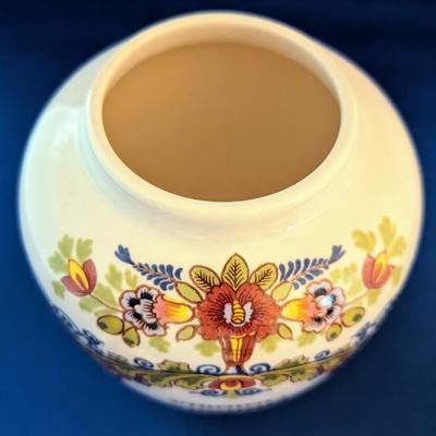 Virginia Tobacco Jar with Lid Royal Goedewaagen Polychrome Holland Delft