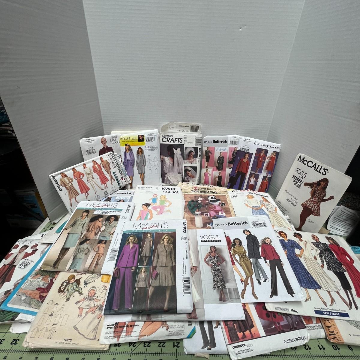 Hy Pattern Lot of Sewing Patterns | EstateSales.org