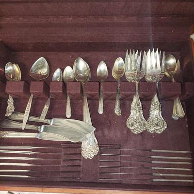 Mixed flatware lot