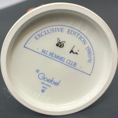 Goebel Hummel  I WONDER Figurine. Yr. 1988/ HUMMEL CLUB