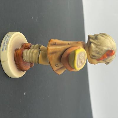 Hummel Figurine "A Sweet Offering" #549