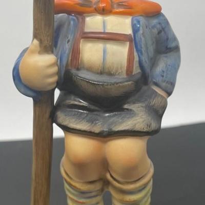 Goebel Hummel "Little Hiker" 16/1
