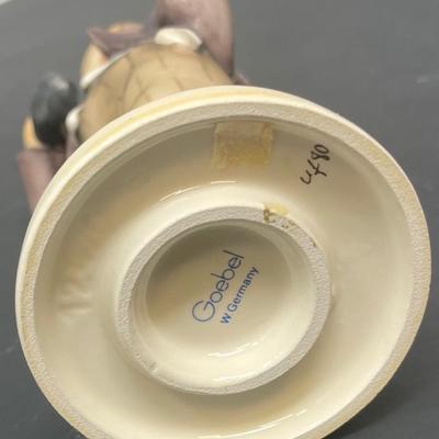 VINTAGE Goebel Hummel HELLO Figurine
