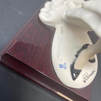 Giuseppe Armani LADY WITH PARROT  Figurine 13" H
