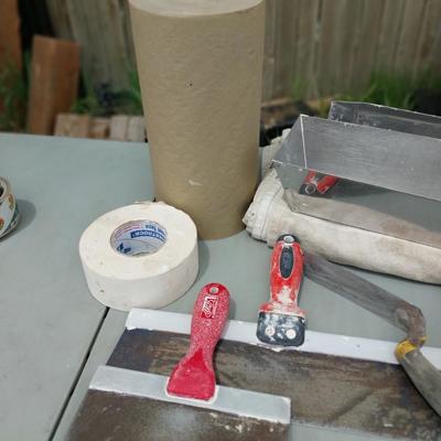 PAINTING TOOLS AND WALL REPAIR