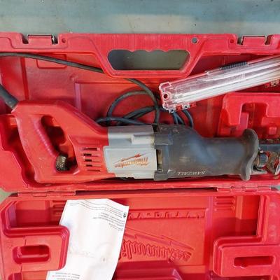 MILWAUKEE IN CARRY CASE