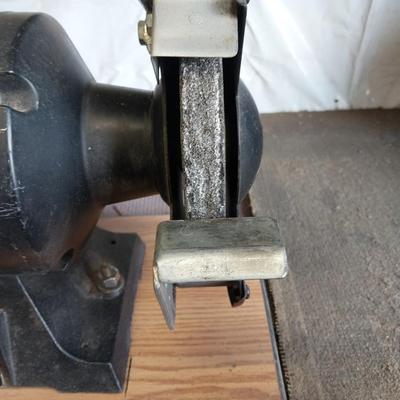 6" BENCH GRINDER