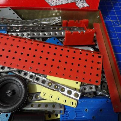 Vintage Erector Set with Original Metal Case