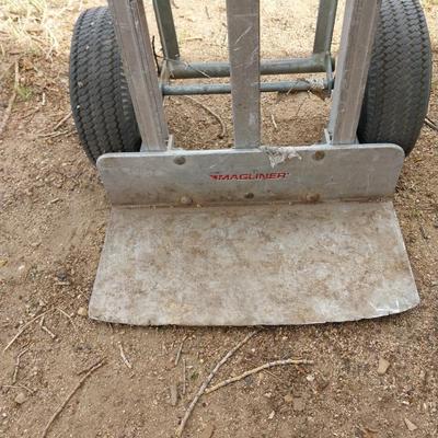 HAND TRUCK