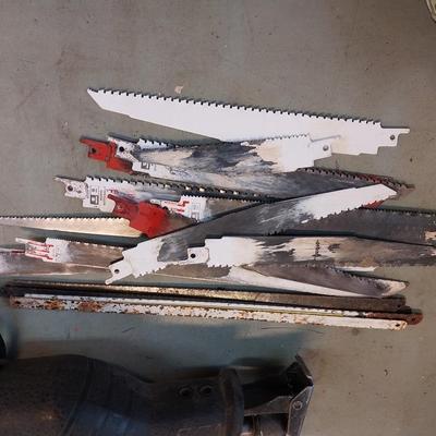 RECIPROCATING SAW AND SAW BLADES