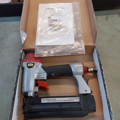 CENTRAL PNEUMATIC 2" 8 GAUGE BRAD NAILER