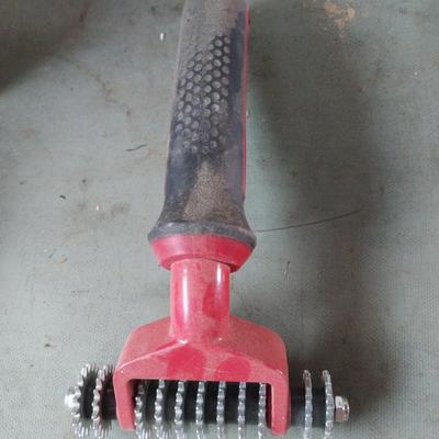 CARPET INSTALL TOOLS