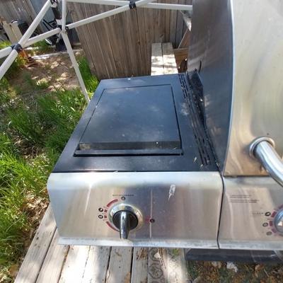 CHARGRILL WITH SIDE BURNER AND PROPANE TANK