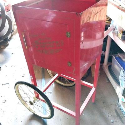 METAL POPCORN STAND ON WHEELS