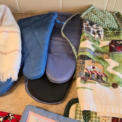 Farm & Garden Theme Kitchen Towels & Potholders