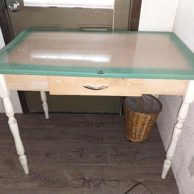 UNIQUE VINTAGE ENAMEL TOP ONE DRAWER DESK/TABLE