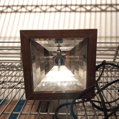 FLASHING SPEED CONTROL STROBE LIGHT