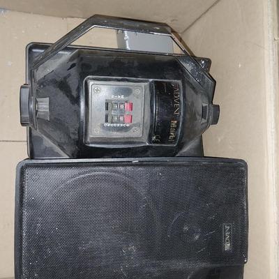 VINTAGE CAR SPEAKERS AND STEREOS
