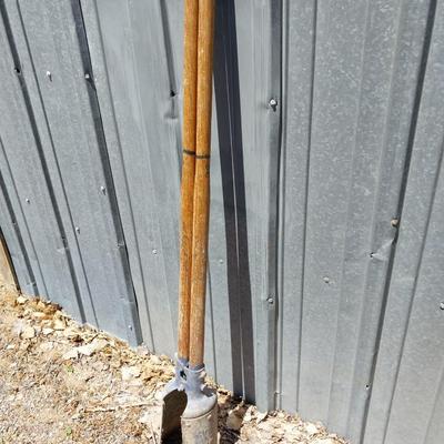 POSTHOLE DIGGER AND DIRT TAMPER