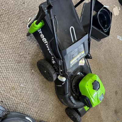 Free shipping Greenworks 40V battery operated 20 inch brushless mower with bag like new