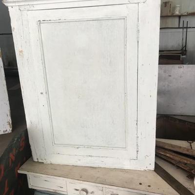 Country countertop corner cabinet 
