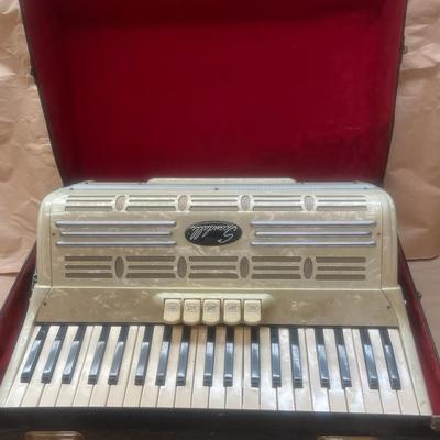 Scandalli Italian Accordion PLAYABLE!