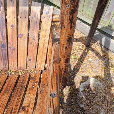 wood swing (knotted pine)