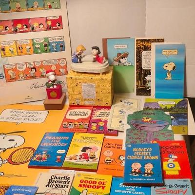 Original Vintage lot "Peanuts" Charlie Brown. Books posters cards etc