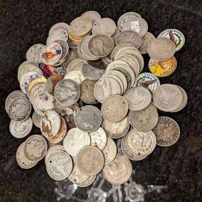 Lot of 107 90 % Silver US dollars Morgan and peace culls