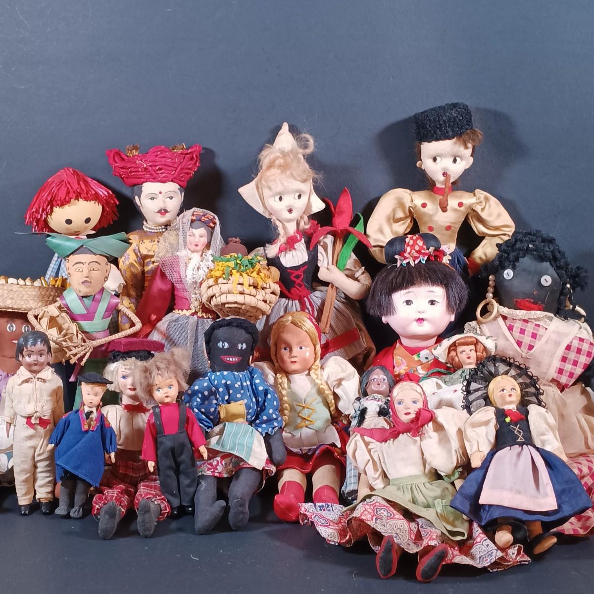 LOT 28: Vintage Handmade Dolls From Around the World- Italian Wrist ...
