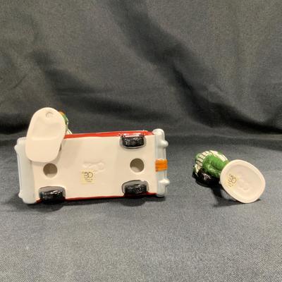 Lot 19 | Service with a Smile