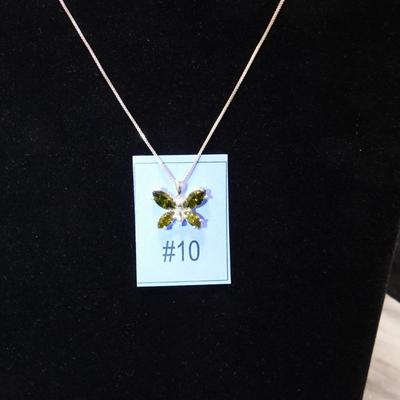 925 Sterling Box Chain w/ 925 Green Glass Butterfly Pendant 18" - 5.0g