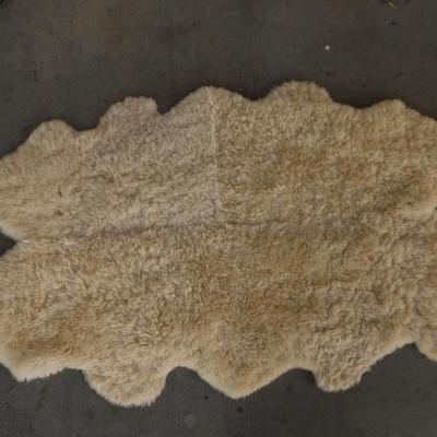 Woolmark Interiors Auskin Sheepskin Rug AS IS 71”x39”
