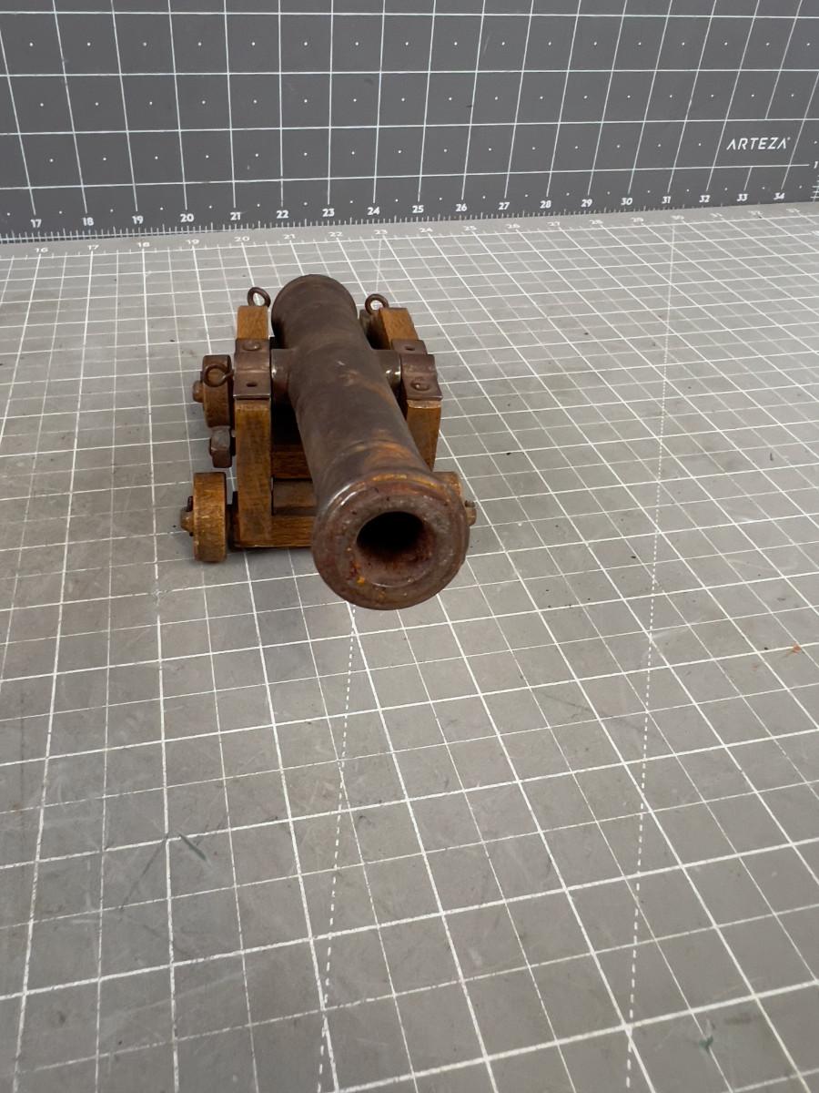 Black Powder Mussel Loader Cannon. | EstateSales.org