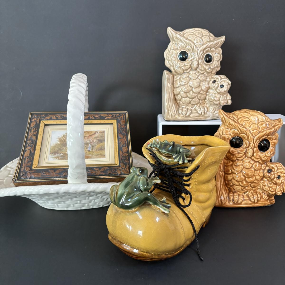 lot-105-home-decor-collection-shoe-frog-planter-ceramic-basket