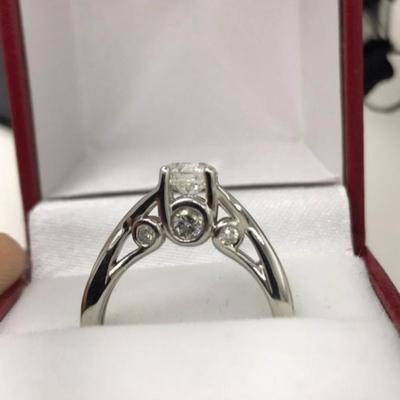 14 k Gold diamond ring